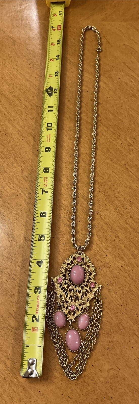 Vintage Pink Gripoix Glass Cabochon Dangle Drop Ornate Pendant Necklace Gold