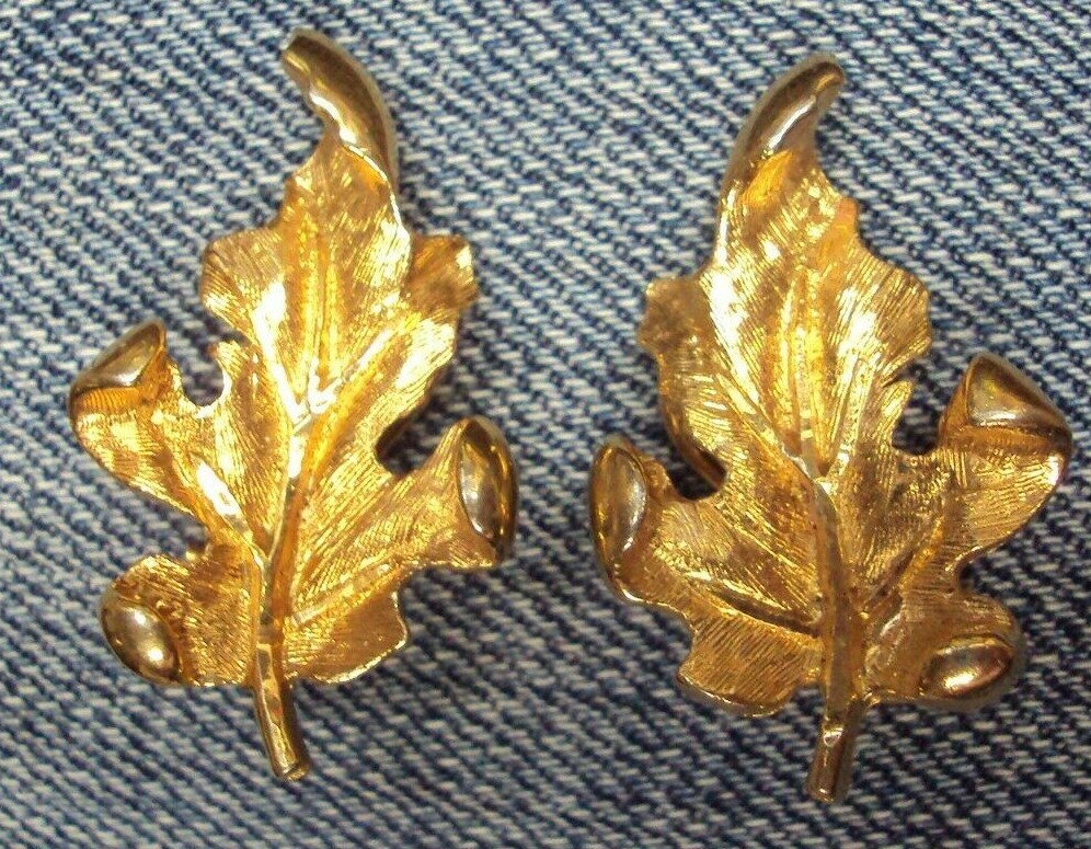 Vtg Estate Jewelry ~ Goldtone CURLED EDGE LEAF Design Clip On Earrings