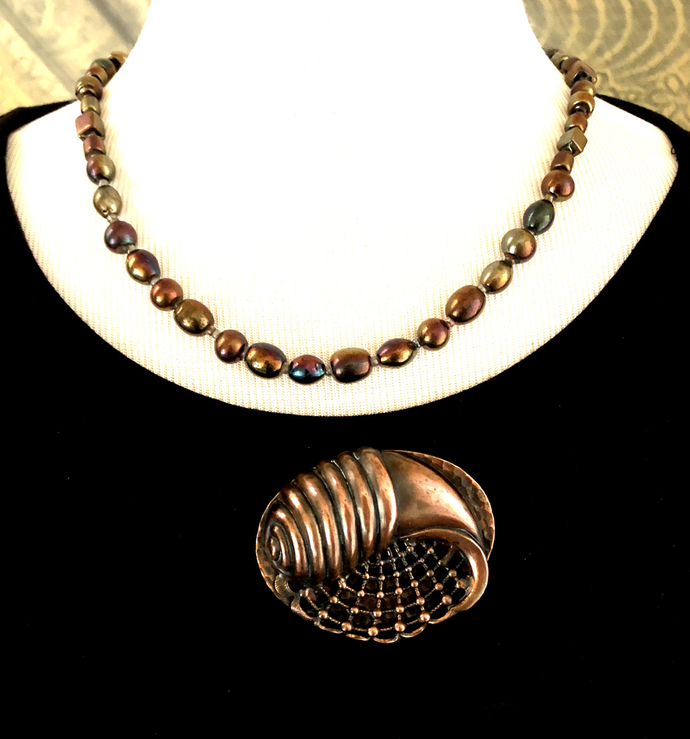 VTG Bronze/Copper Tone SEASHELL BROOCH Oval 2 3/8″ wide Embossed Unique Rare