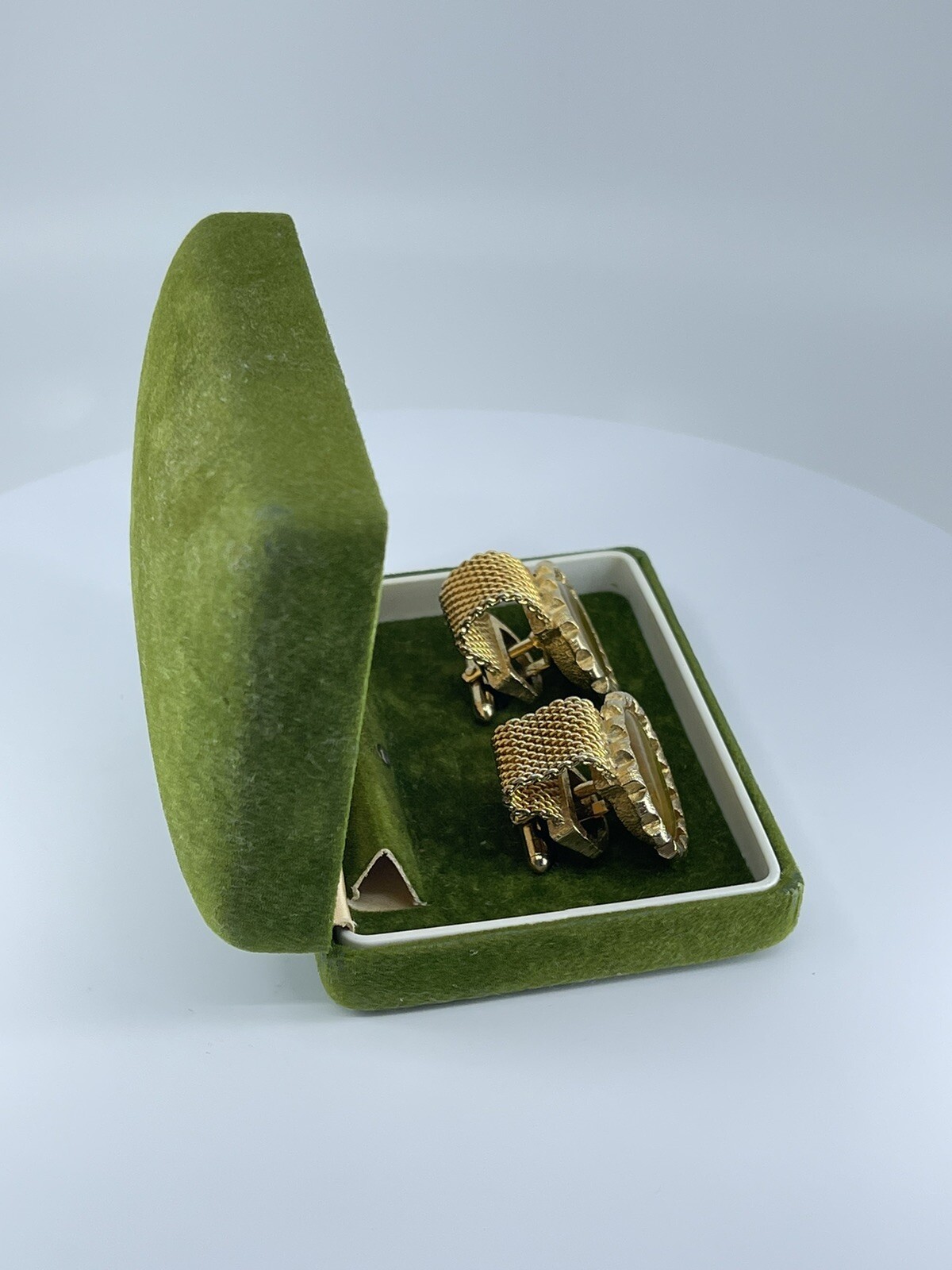 Swank Wrap Cufflinks oval green and brown resin Ruffled edge design