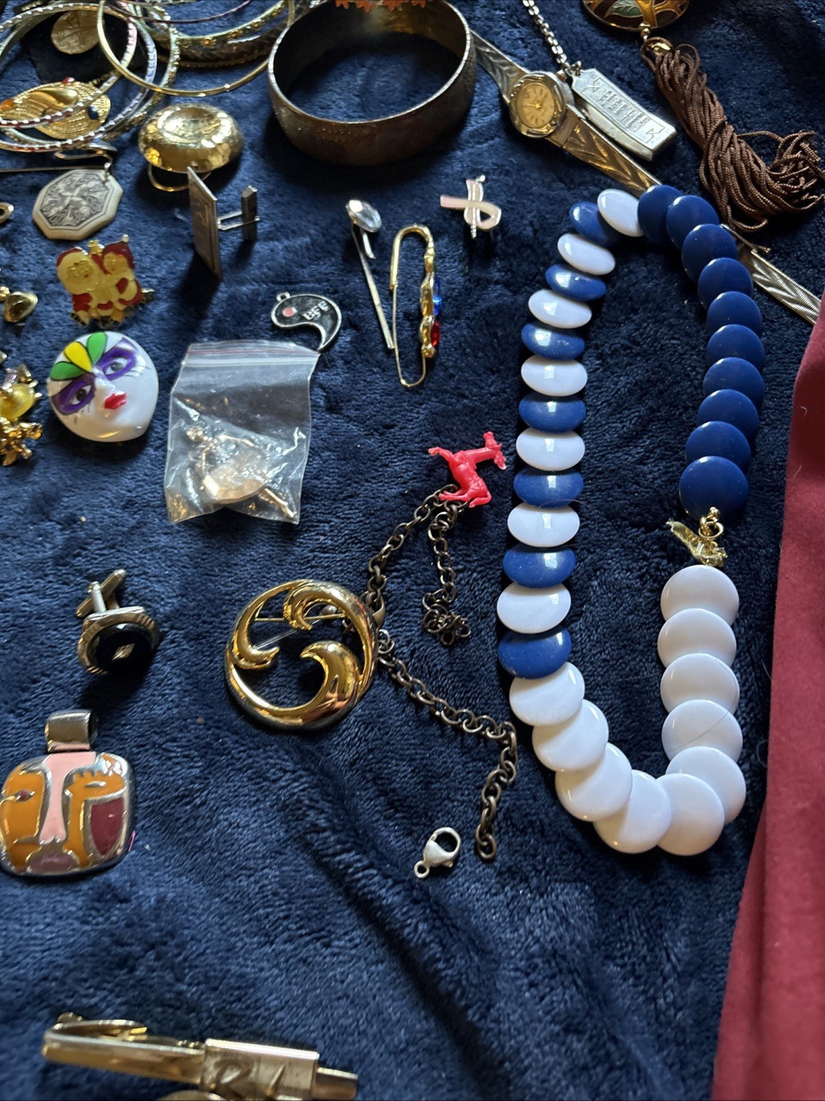 3lbs Custome Jewelry Lot Vintage Pins Braclets Necklaces 50s 60s 70s 80s #1
