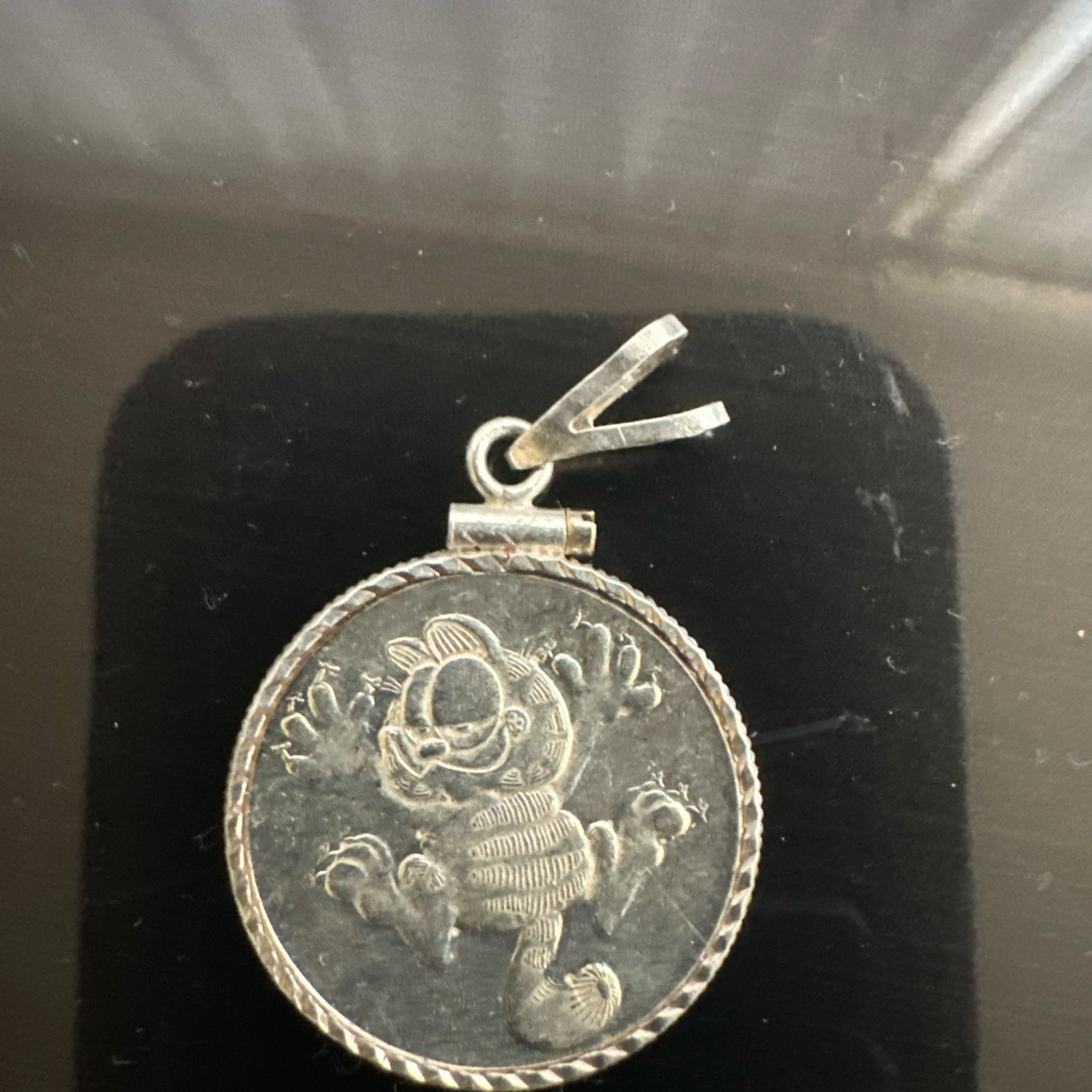 1/10 Oz .999 Fine Silver Vintage Pendant 1978 Garfield Collectable Coin