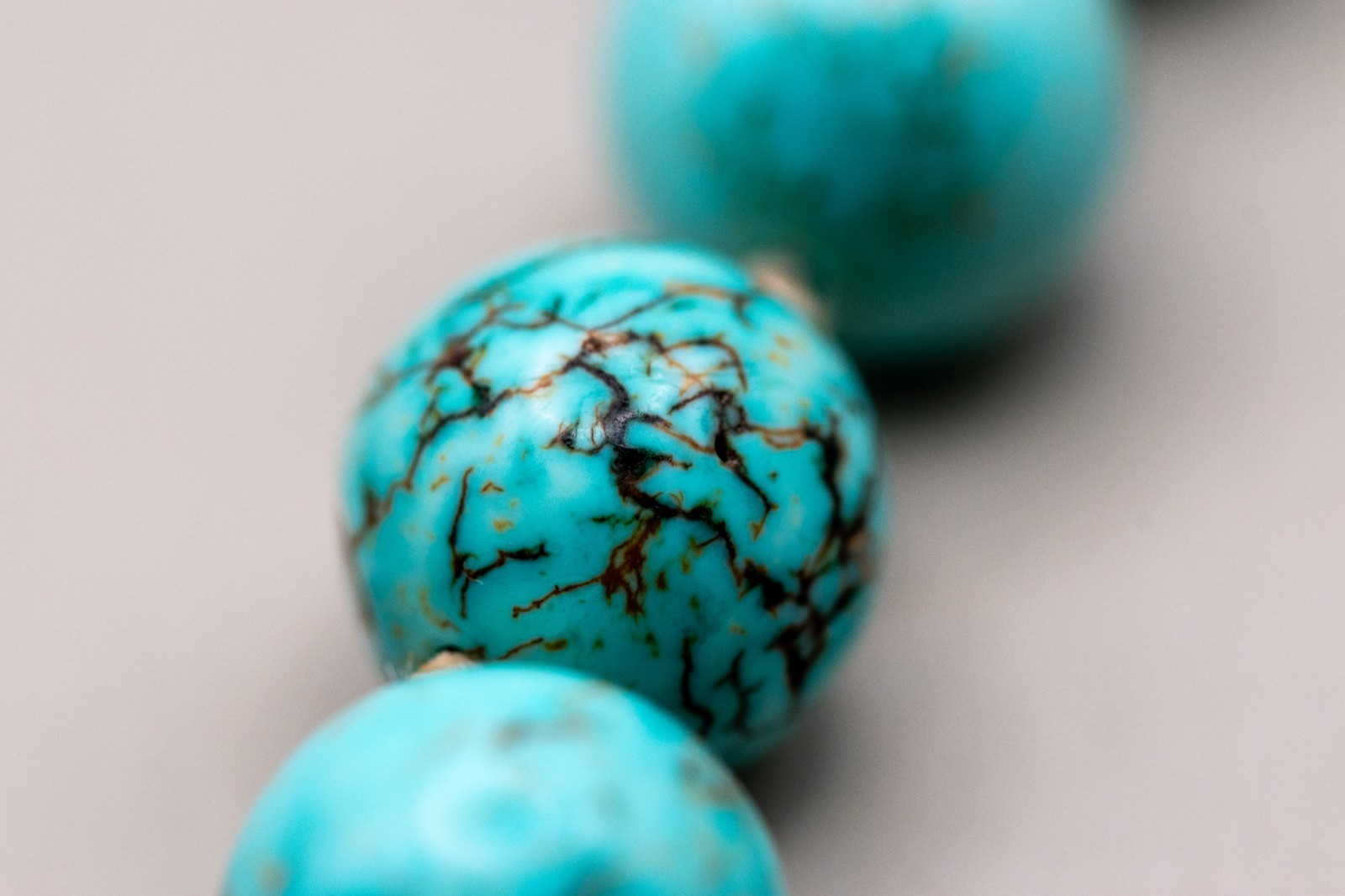 VTG Genuine Turquoise 12mm Bead Hand Knotted Necklace 18″ 2.8oz Oversized Clasp