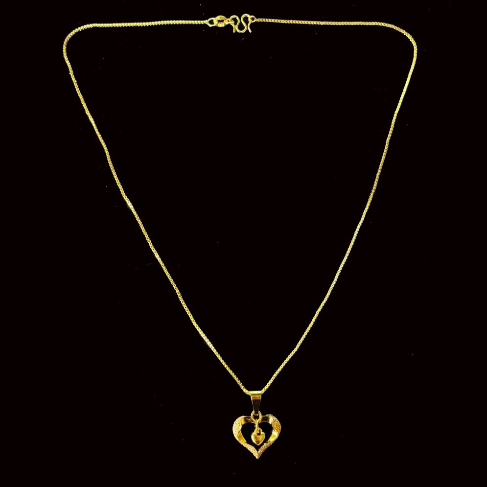 Vintage Heart Golden Pendant Necklace Gold-plated (NOT SURE) marked ‘999’