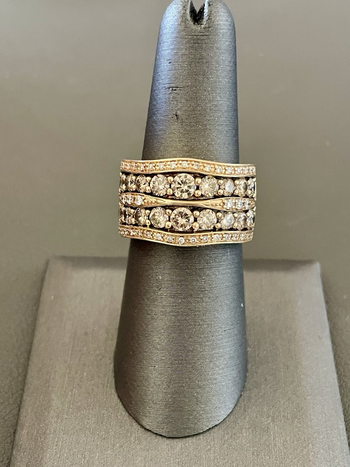 14K Yellow Gold 2.00CTW Champagne and White Diamond Ring. Size 7 (S45)