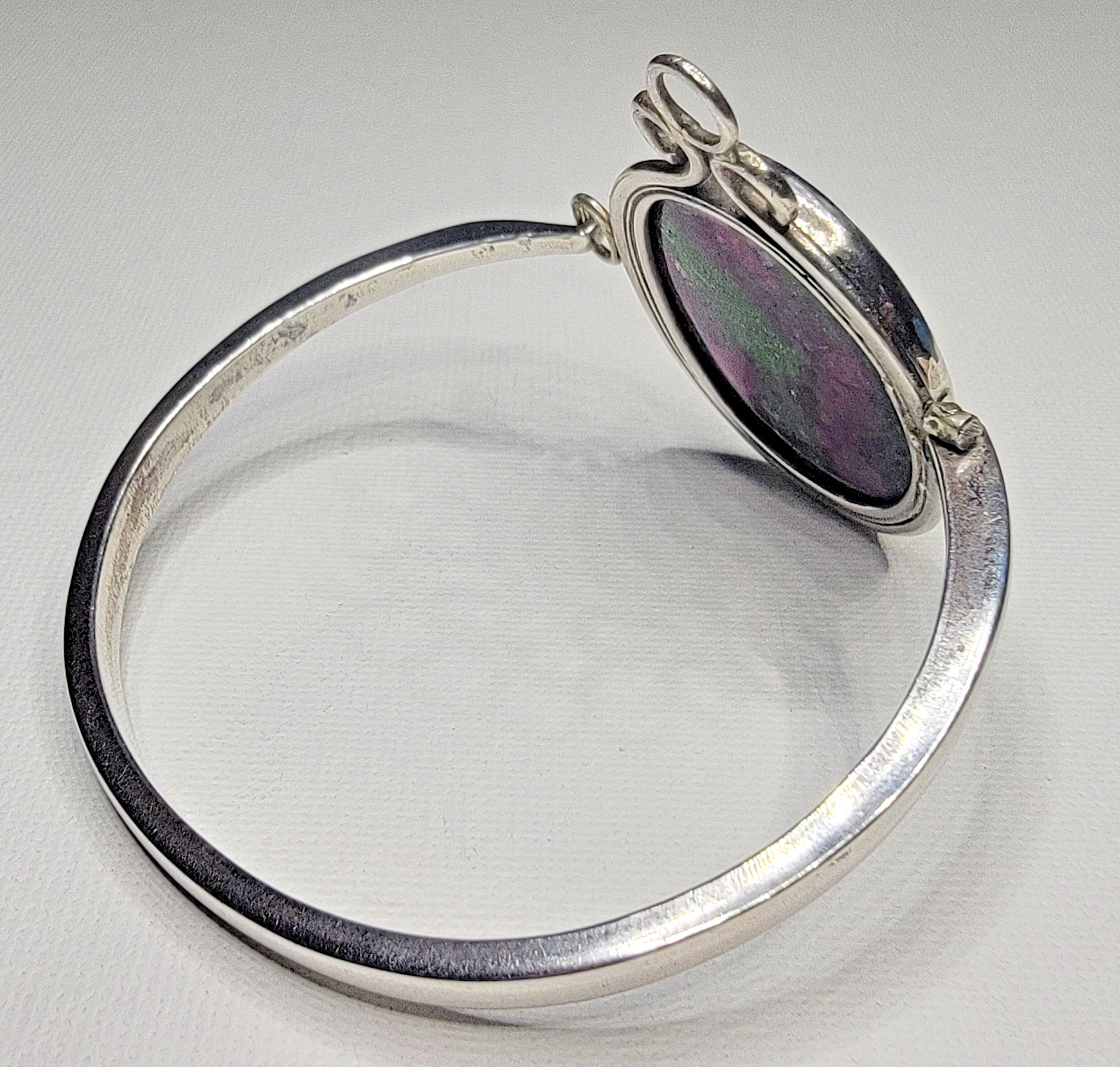 VTG Estate Piece Large RUBY ZOISITE Oval Cab Silver Latch Bangle BRACELET 44g