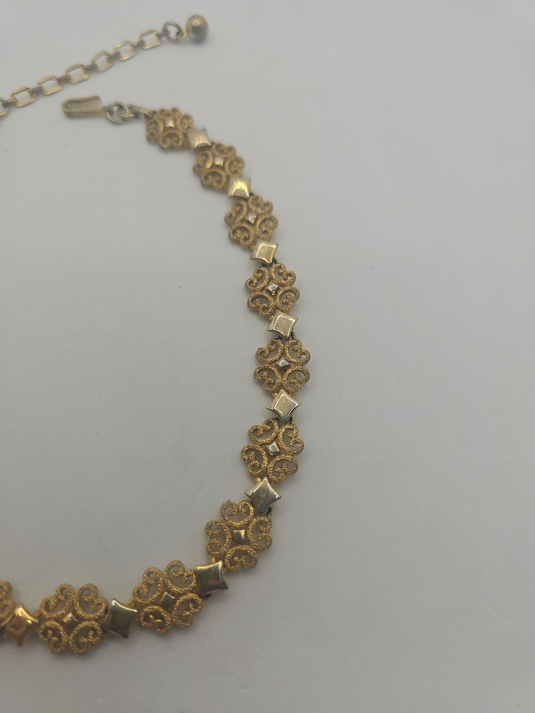 Avon Vintage 1971 Precious Pretenders Necklace