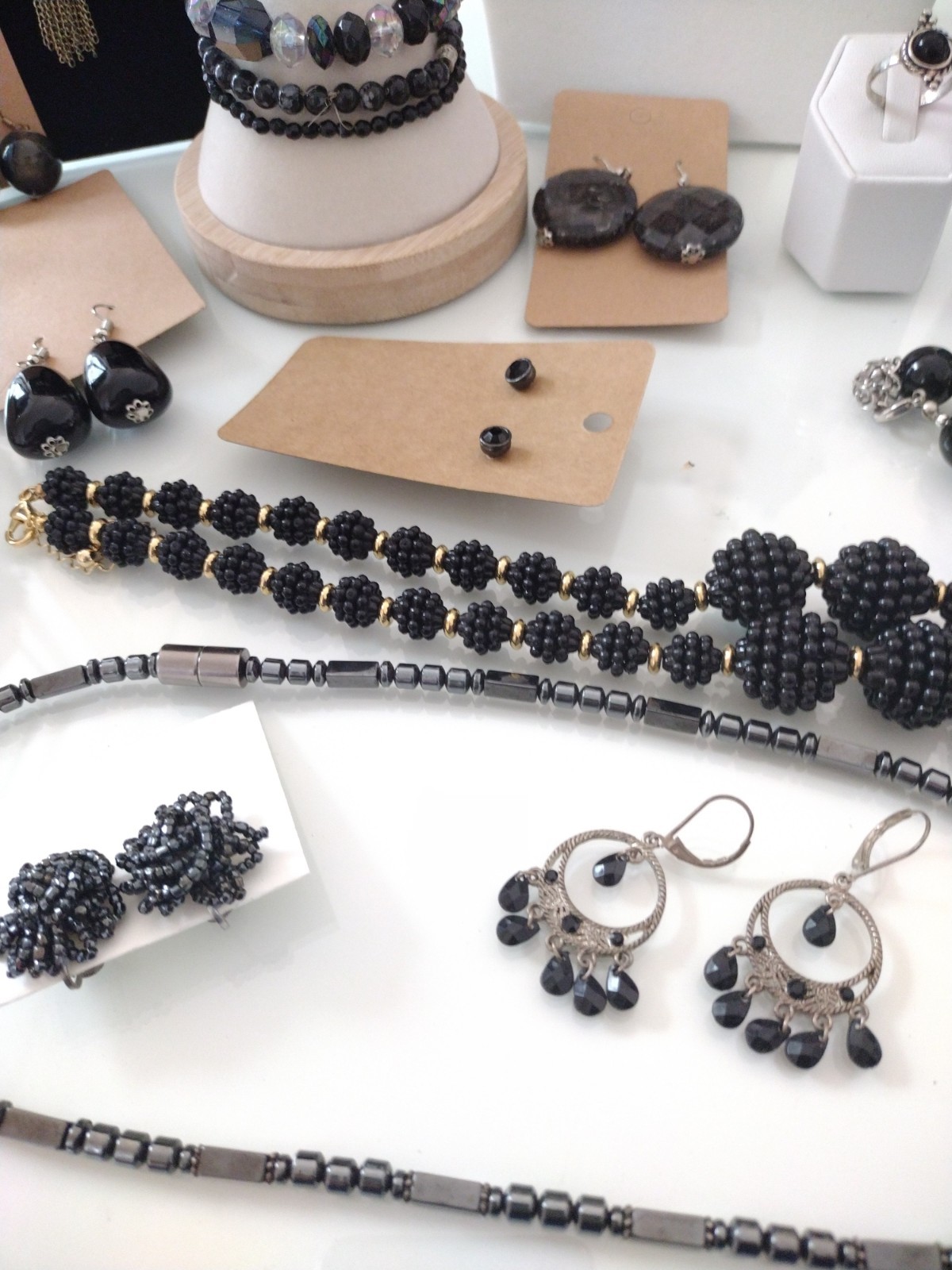 VTG BLACK GOLD BEAD Lot 37 pc All Wearable Some Signed Bracelet Necklace Earring