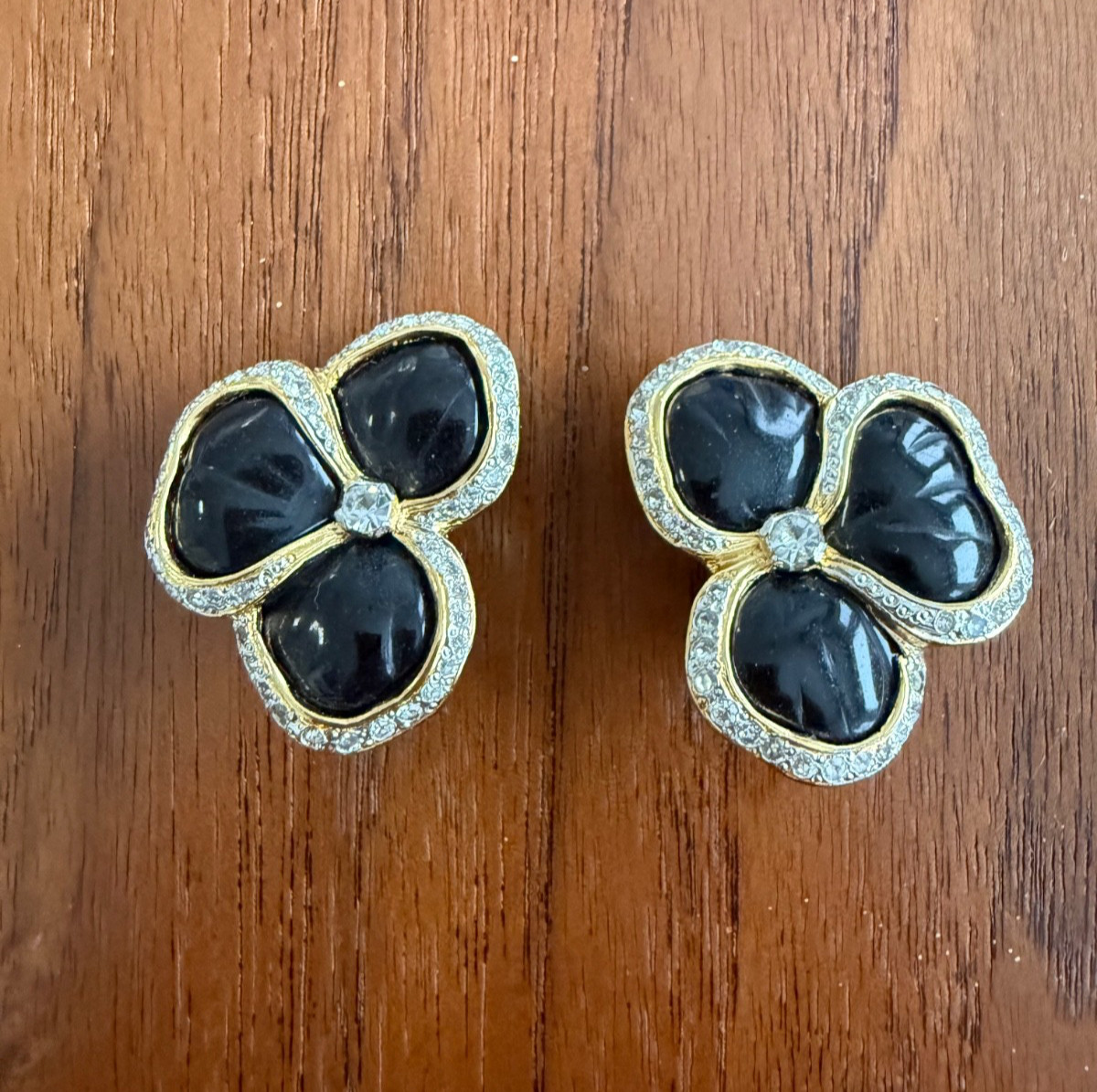 Replica Made In Italy Pansy Flower Earrings Resin Rhinestone Gold Plated Clip On
