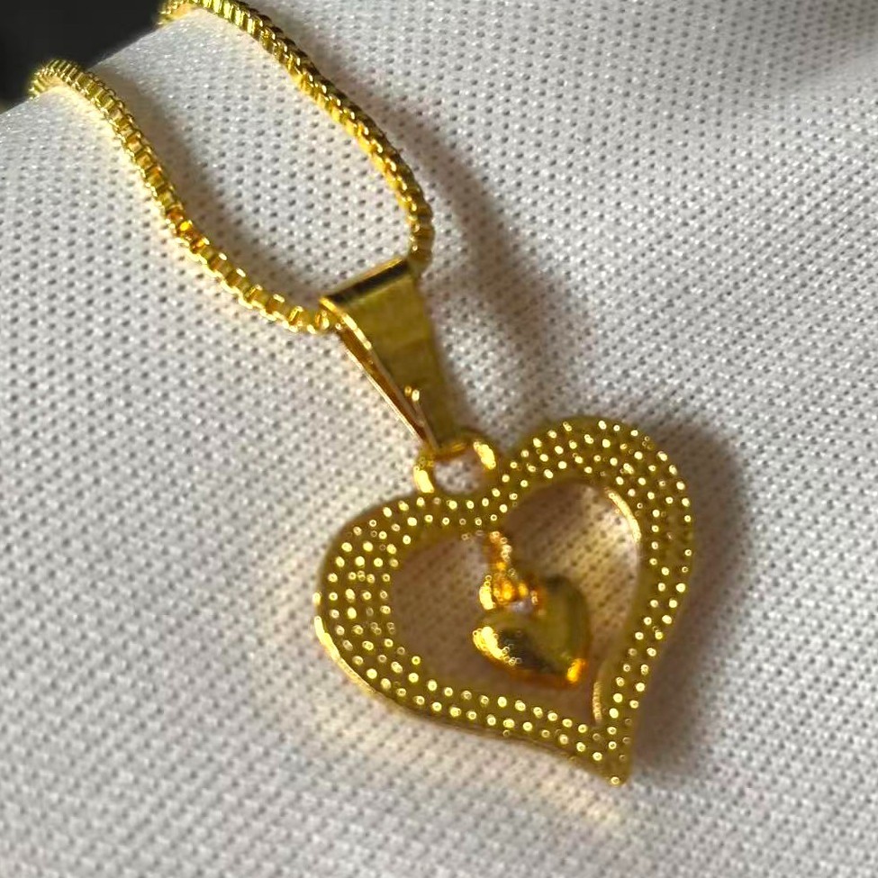Vintage Heart Golden Pendant Necklace Gold-plated (NOT SURE) marked ‘999’