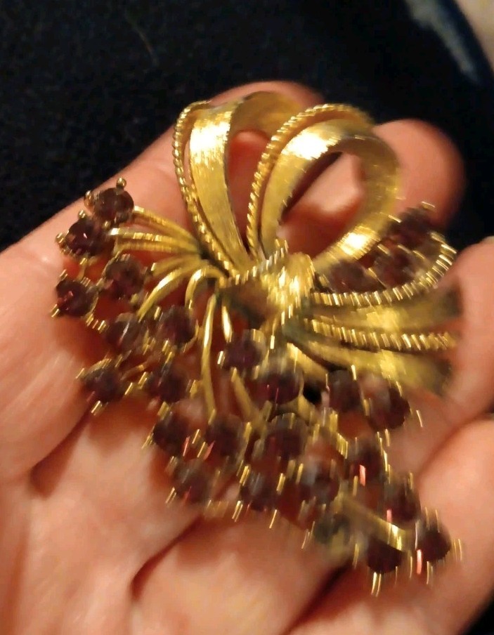 Vintage Signed M Jent Purple Rhinestones Grape Bow Gold Tone Enamel Brooch Pin