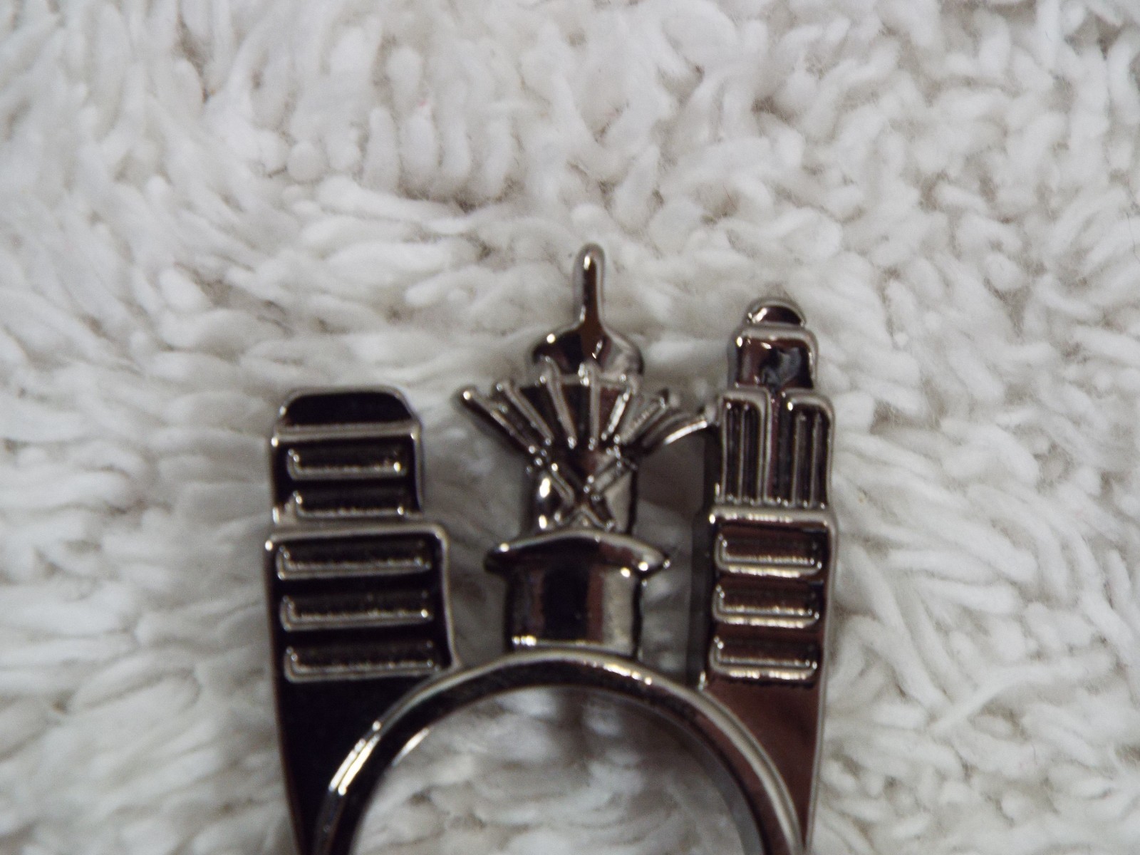 DC Comics Gunmetal Buildings Ring ~ Size 7 (D27)