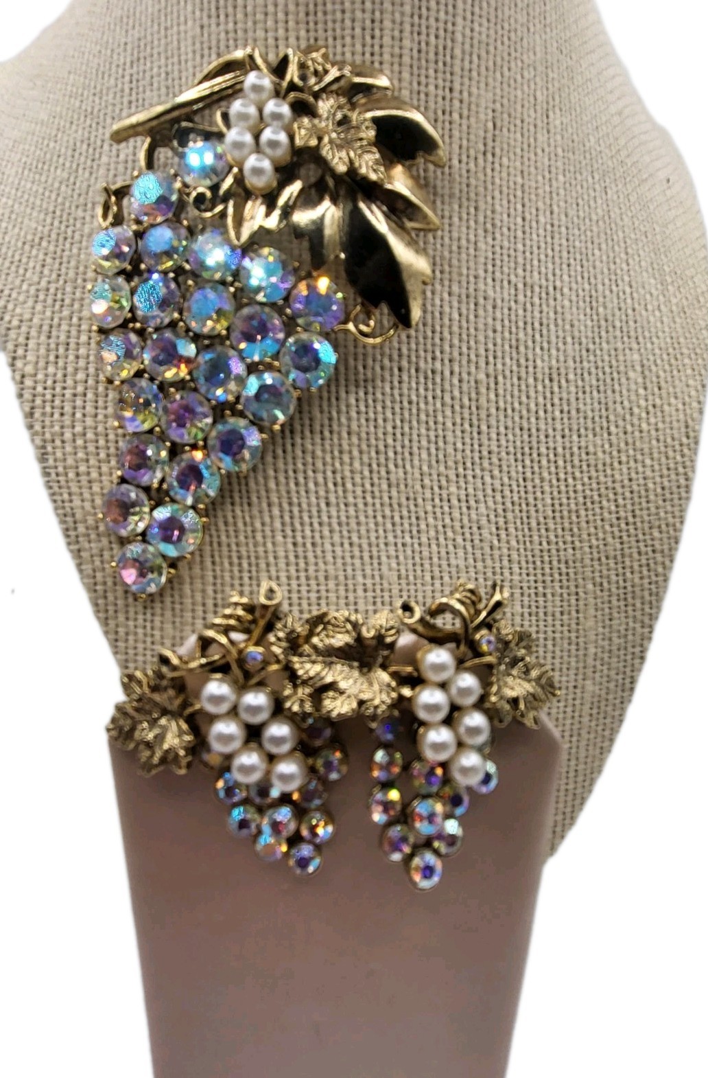 Vtg CRAFT 2 Pc Pearls AB Rhinestone Grapes Gold Plate Lg Brooch Post Earrings