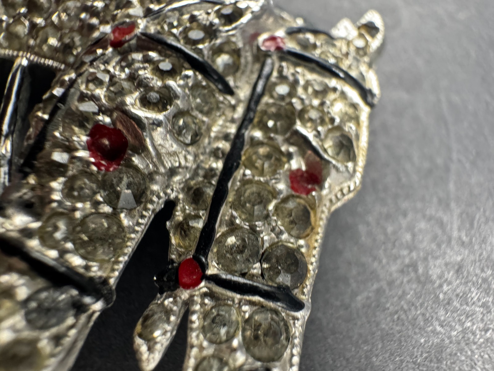 Doulble Horse Heads Equestrian Race Horse Rhinestone & Enamels (Missing Stones)