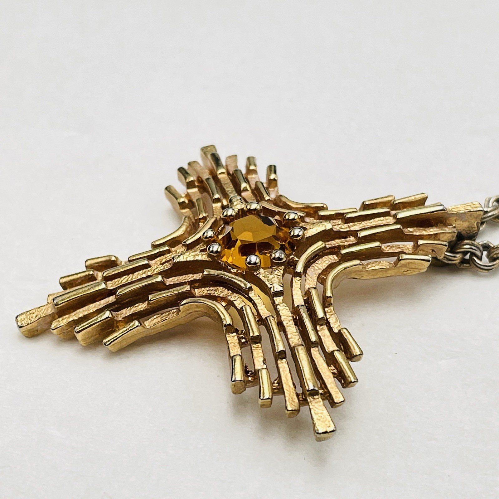 1978 Sarah Coventry Goldtone OMEGA Maltese Cross Rhinestone Pendant 24″ Necklace