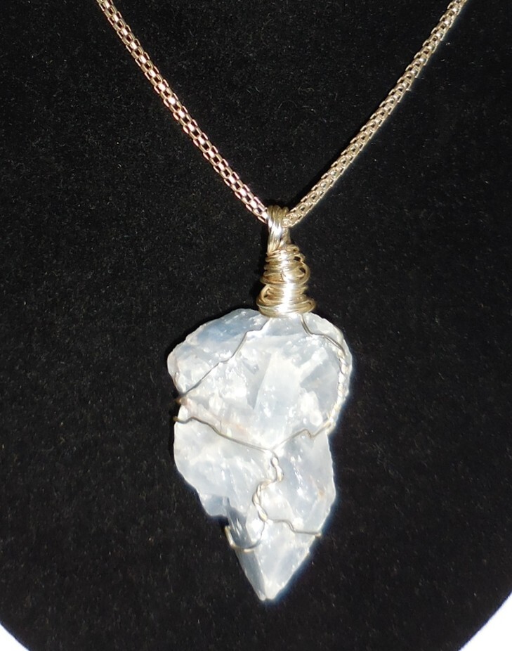 VINTAGE NATURAL CALCITE NECKLACE BEAUTIFUL GEODE ROCK PENDANT DESIGN