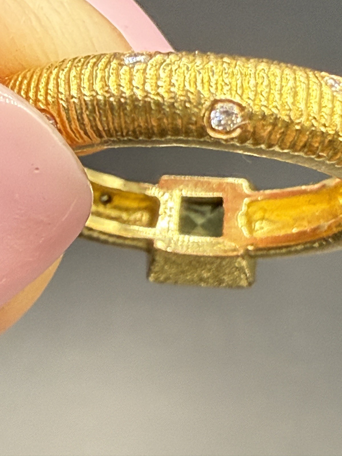 PAUL MORELLI Ring-Band In 18Kt Gold With Diamonds & Vivid Green Peridot Sz. 5.5