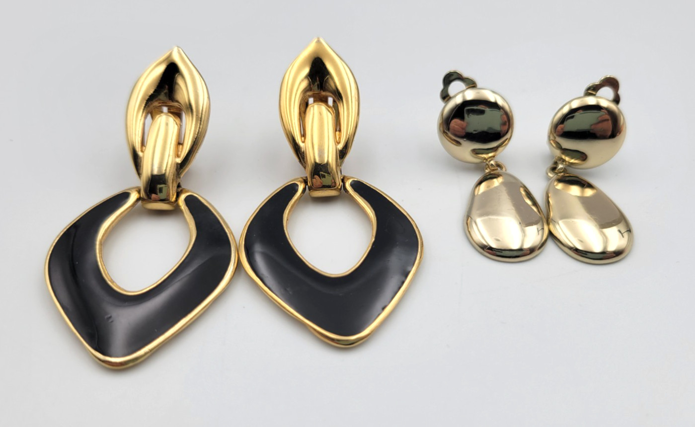 Lot of 2 Gold Tone Dangle Drop Clip on Earring Black Enamel Door Knocker Classic