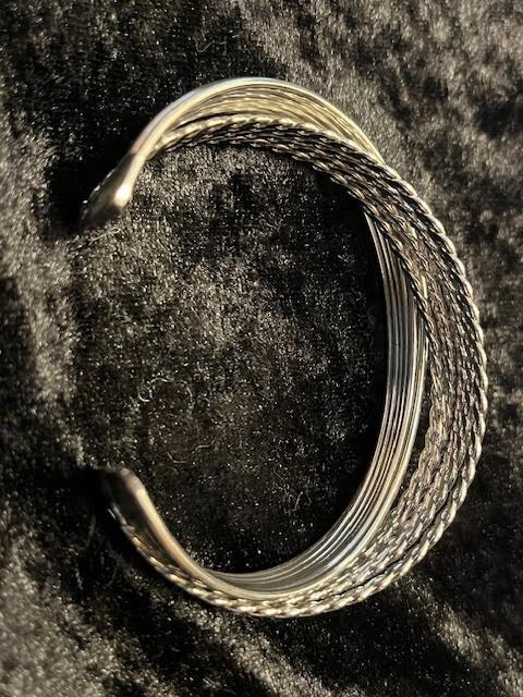 Lot of 4 Vintage Silver Tone Fashion Bracelets: 2 same and 2 different styles