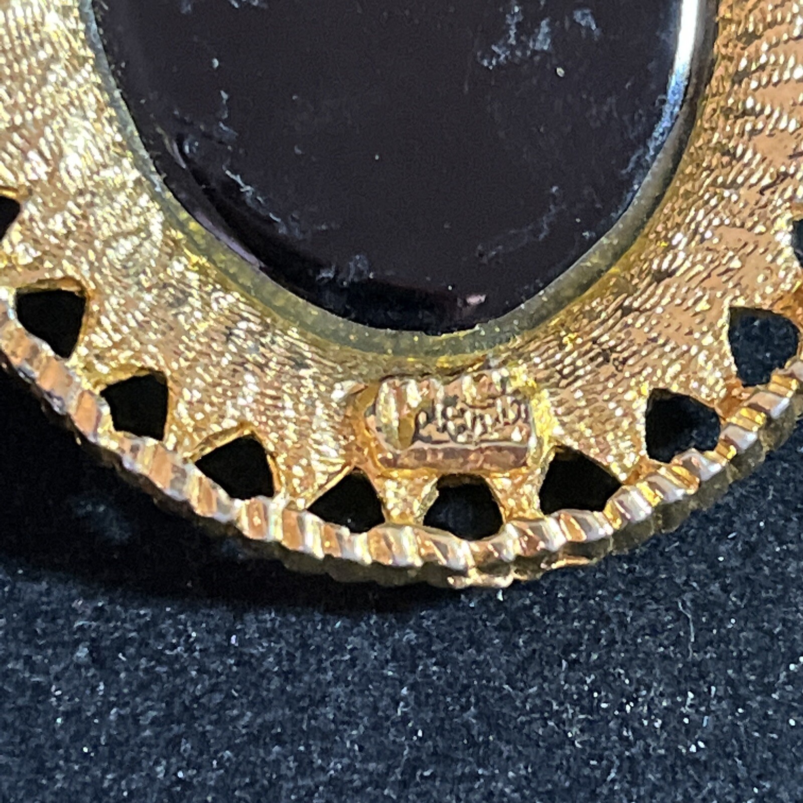 Celebrity broach – A53