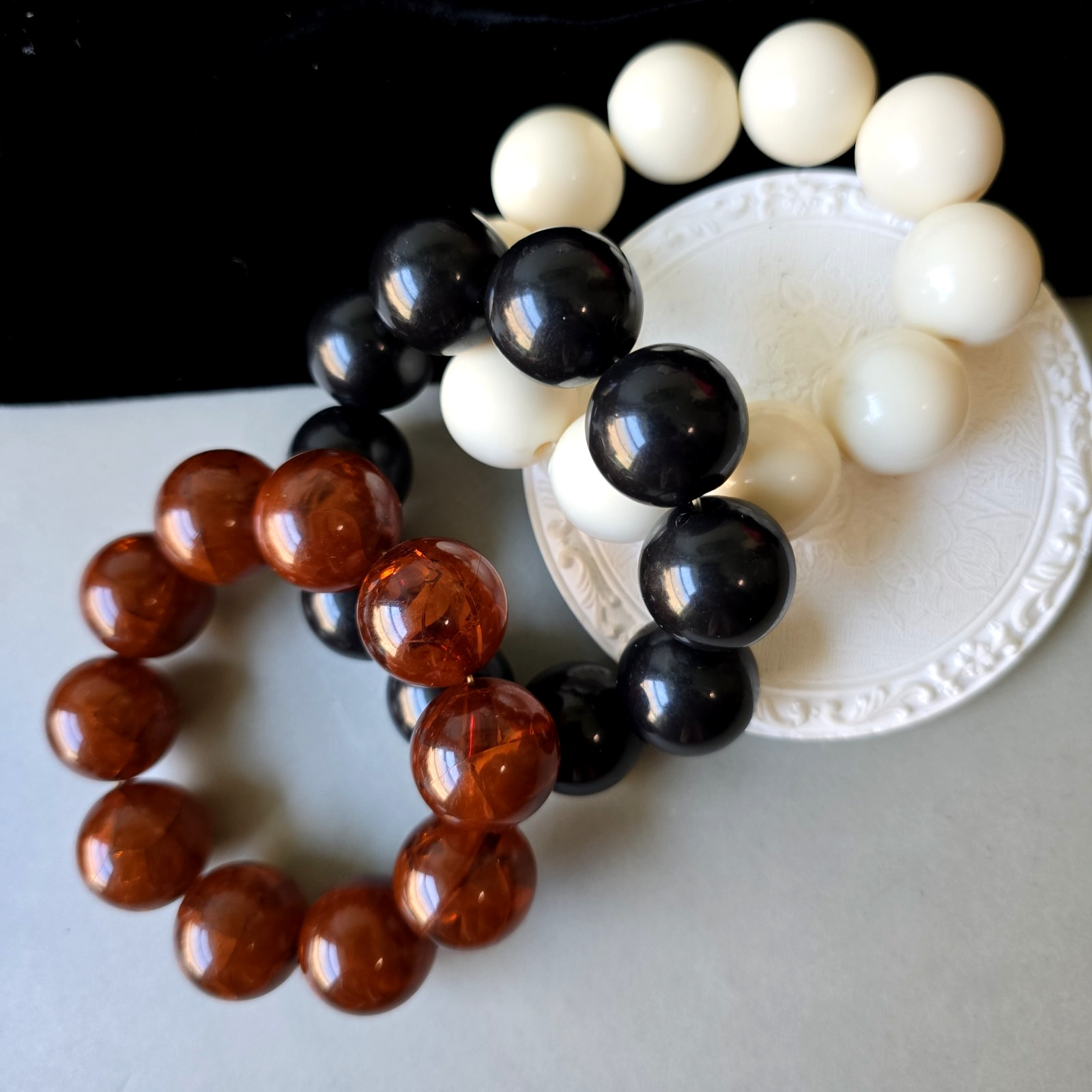 Vintage Chunky Black Ivory Amber Acrylic Beads Stretch Bracelets Lot of 3 7″W