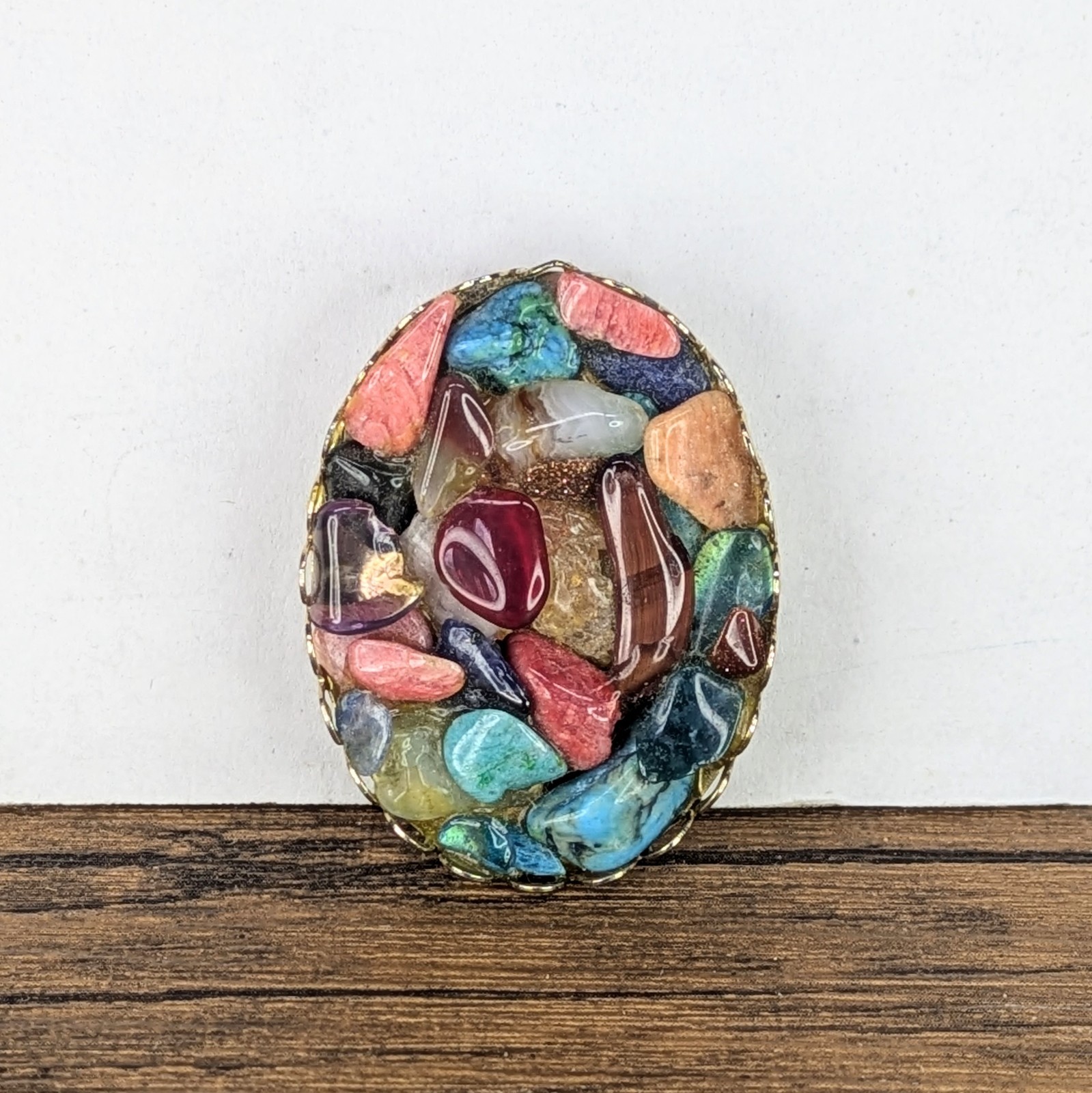 Vintage – 1⅝” Metal Pinback Brooch, Small Colorful Ocean Stones Set in Resin