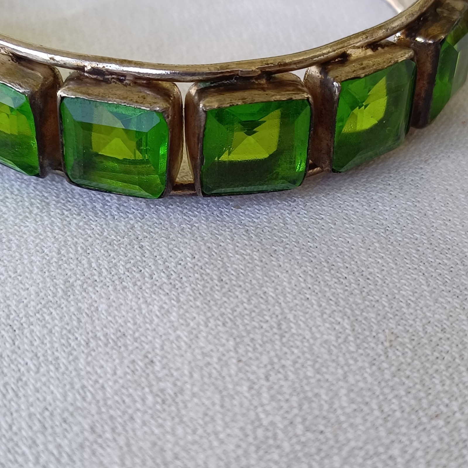 Vintage Sterling Artisan Bangle Bracelet Lge. Lime Green Square Stones 7.75″ Adj