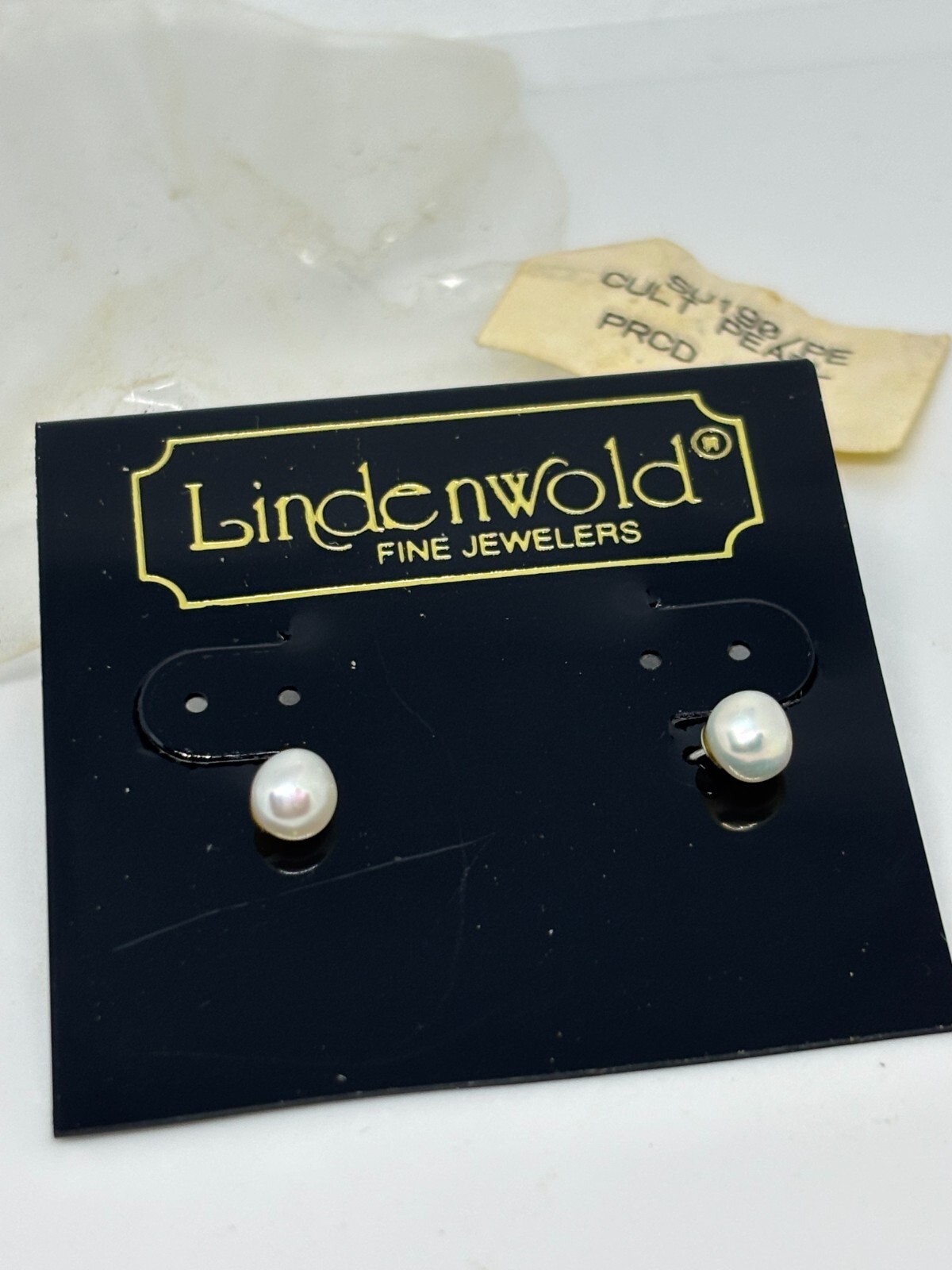 Vintage NOS Lindenwold Fine Jewlers Cultured White Pearl Stud Earring Pierced