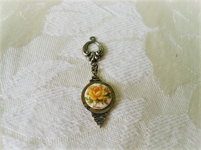 Dainty Vintage Silver Tone and White Glass Pendant With Yellow Rose KJ
