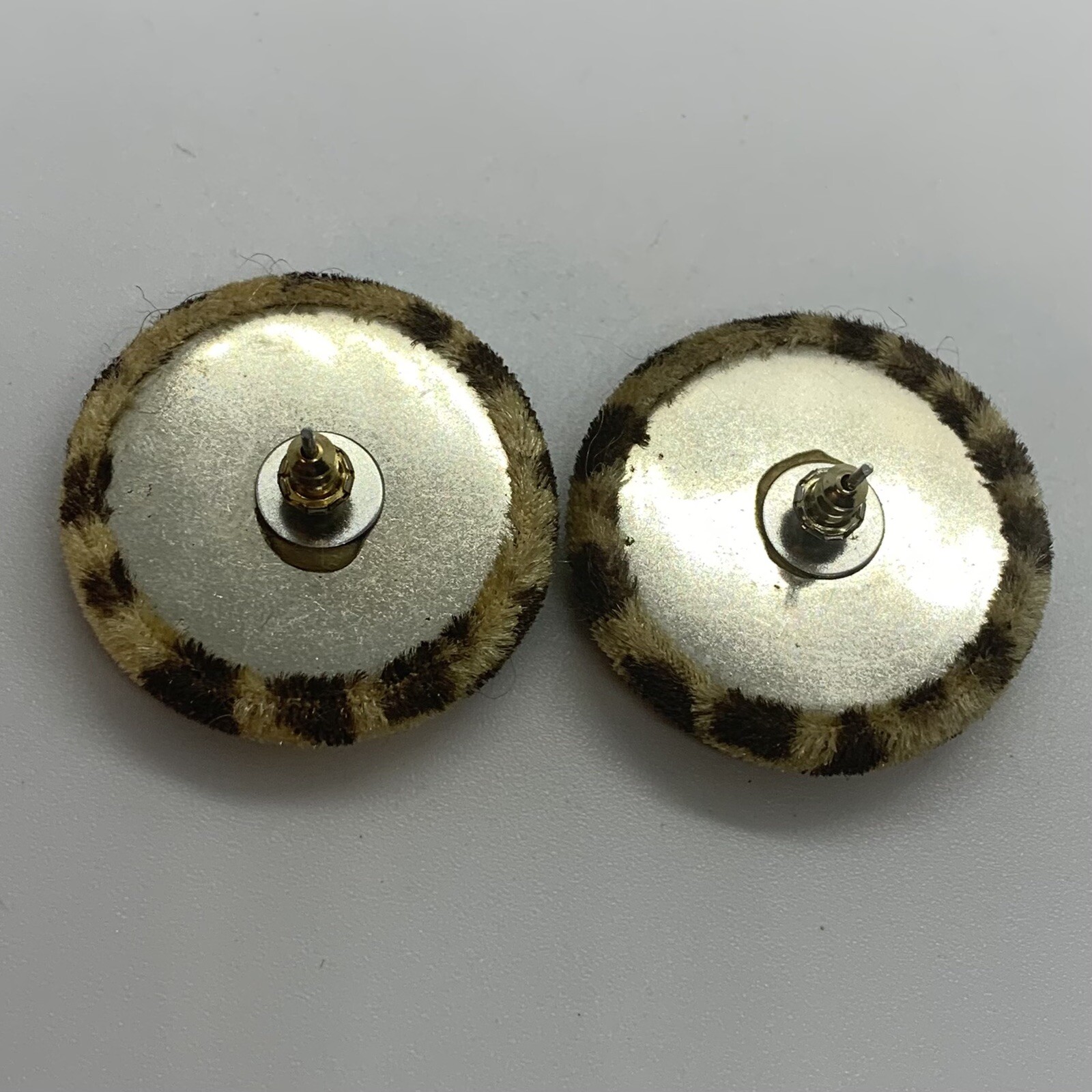 VTG 90’s CHEETAH ANIMAL PRINT FAUX FUR ROUND POST EARRINGS UNIQUE