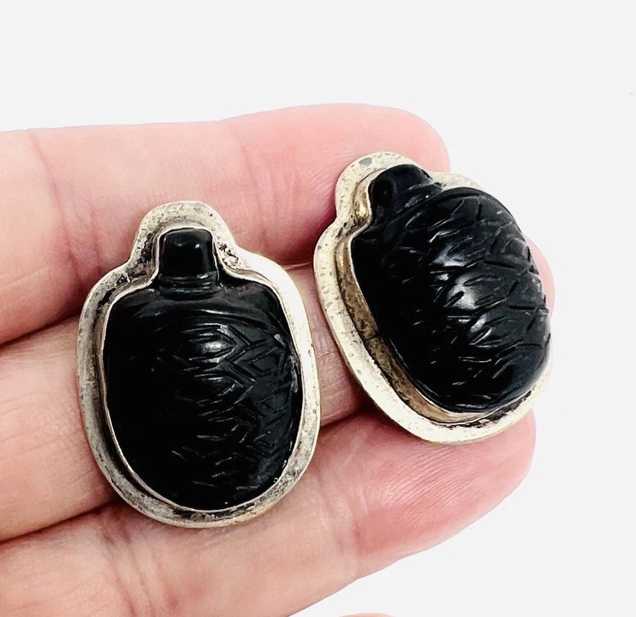 Amy Kahn Russell Sterling Silver Carved Black Turtle Earrings Vintage Jewelry