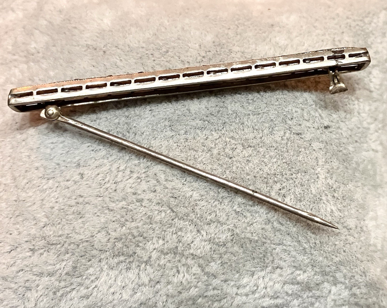 Antique Silverite Fishon Art Deco Straight Bar Brooch With Clear Rhinestones