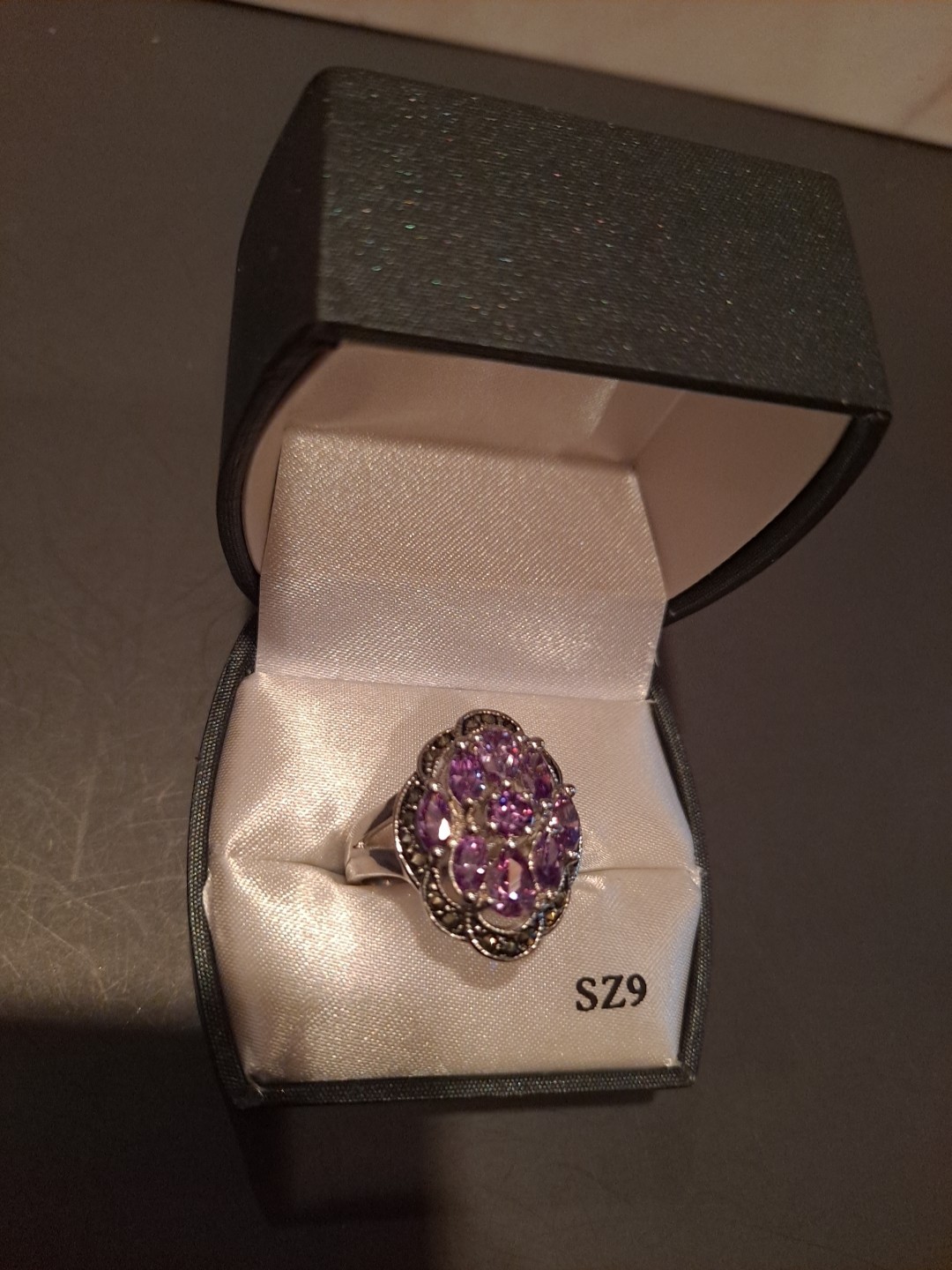 New Lavender Rhinestone Cocktail Ring In Silvertone Setting Size 9
