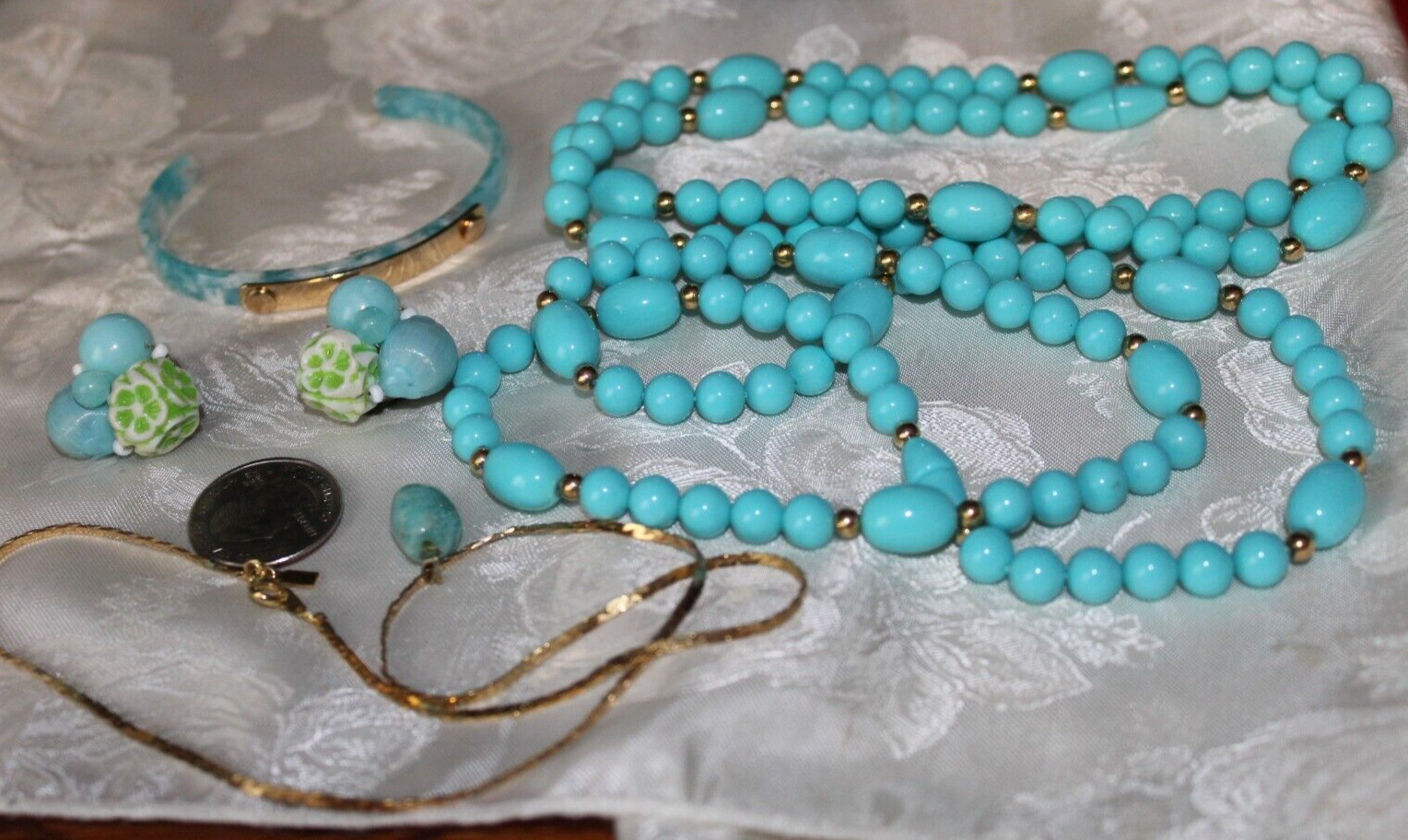 VTG LOT OF 3 TURQUOISE COLOR NECKLACES AND CLIP EARRINGS + 1 CUFF BANGLE
