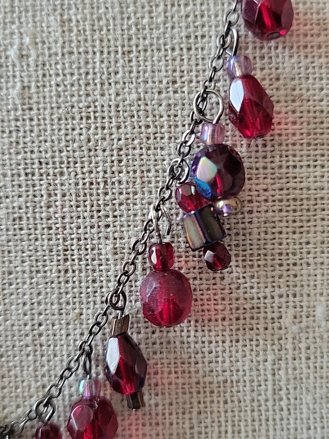 Vintage Ruby Red Faceted Glass Teardrop Iridescent Beaded Necklace On 22″ Chain