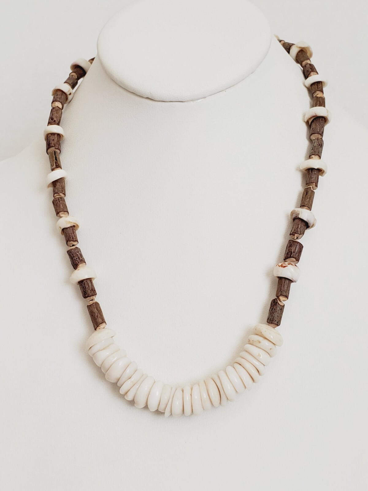 Neat Handmade Vintage Puka Shell & Wood Bead Necklace – 20″