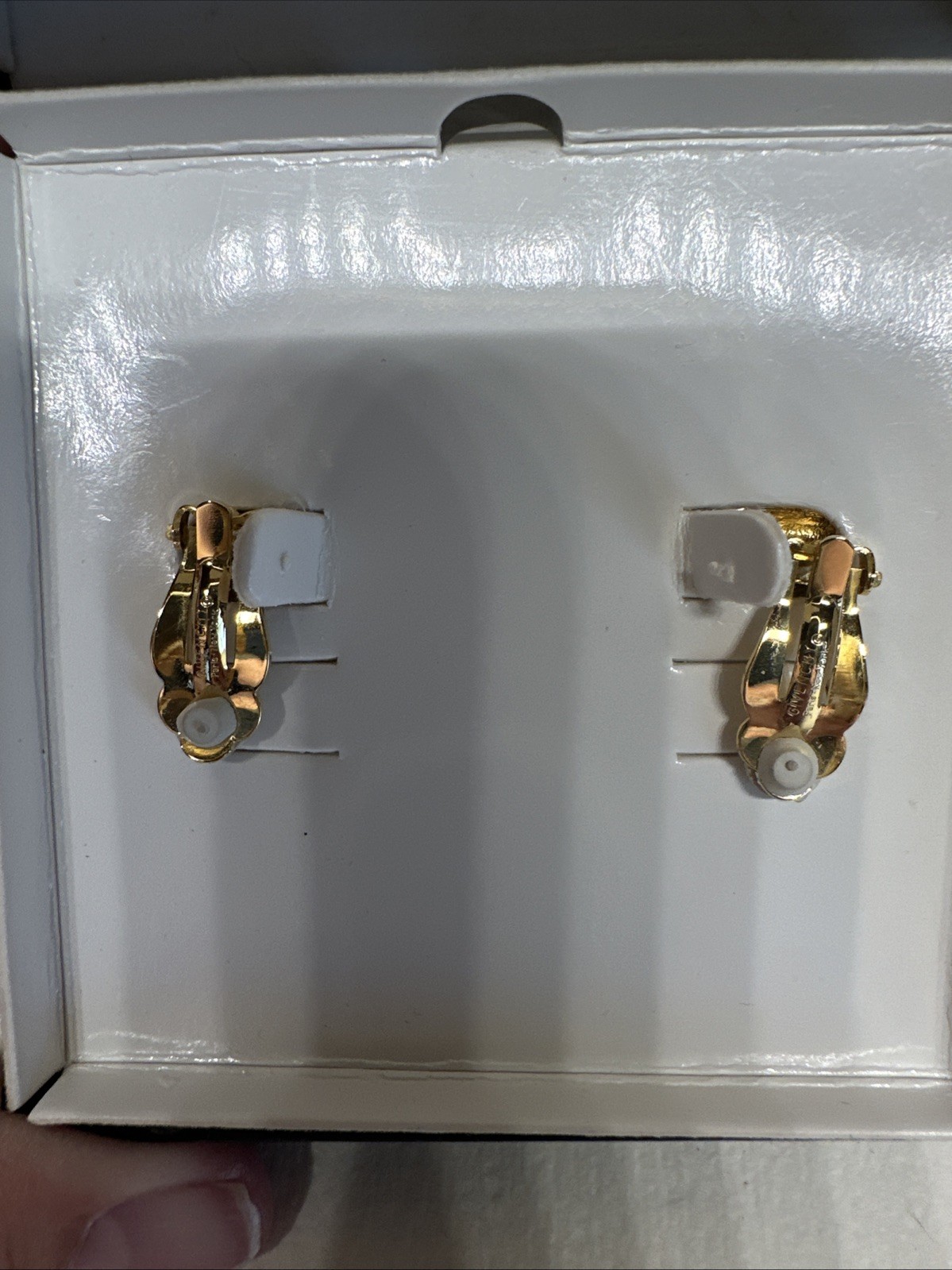 NIB VINTAGE 1980’S BIJOUX GIVENCHY SIGNED RIBBED DOME CLIP ON EARRINGS DESIGNER