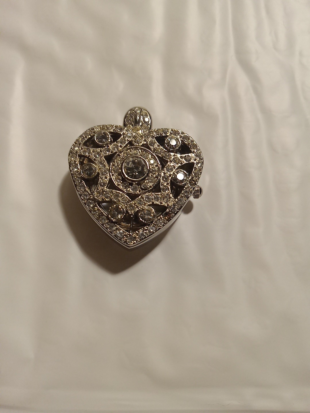Vintage Clear Rhinestone Heart Shaped Pendant Watch Club A– ADR050