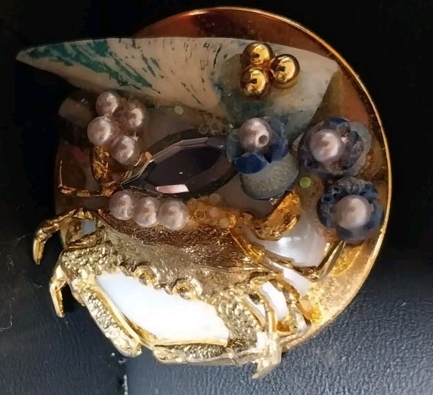 Unique Crab Earrings And Brooch Set Blue White Gold-tone Clip-On Earrings