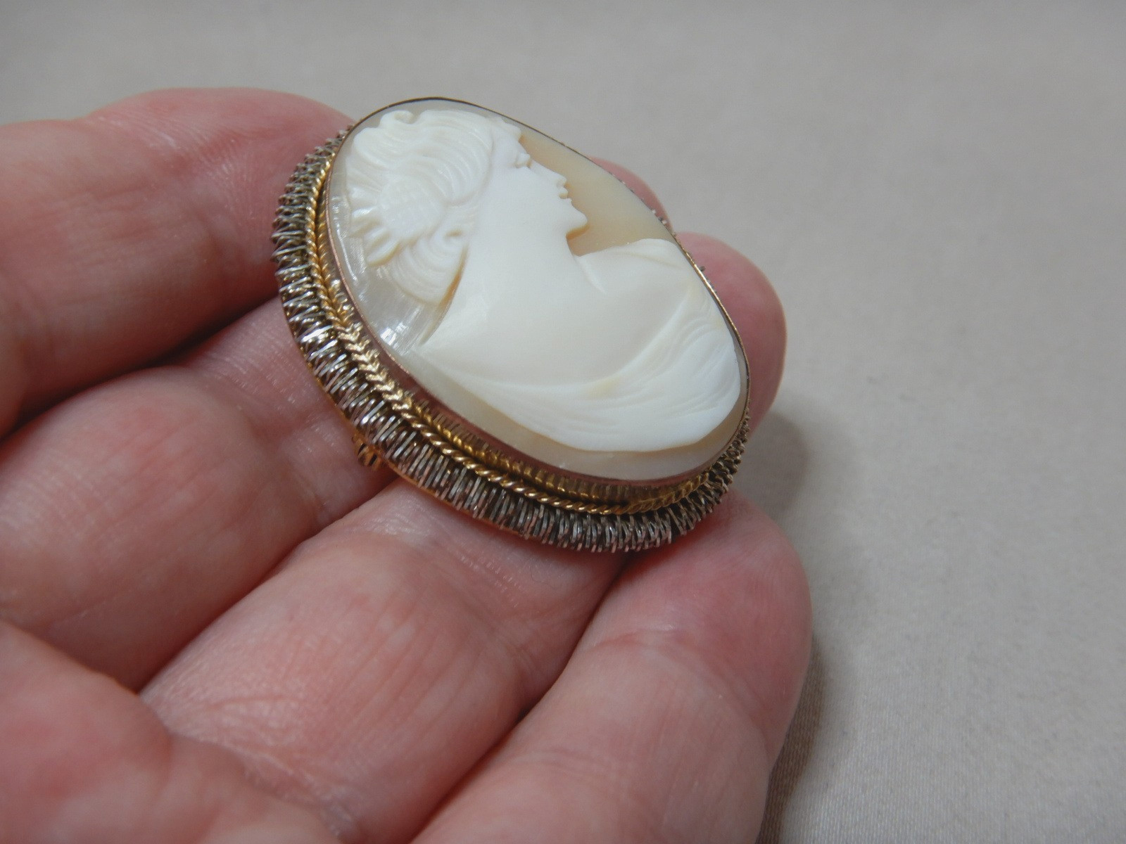 ANTIQUE TWO COLOUR GILDED GOLD CAMEO SET PENDANT BROOCH 39.3mm x 32.8mm 3982