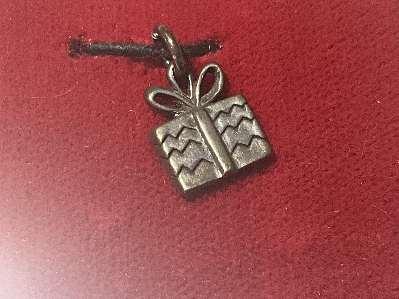 NEW Sterling Silver Holidays Charm CHRISTMAS COLLECTIBLES “GIFT BOX” FREE SH