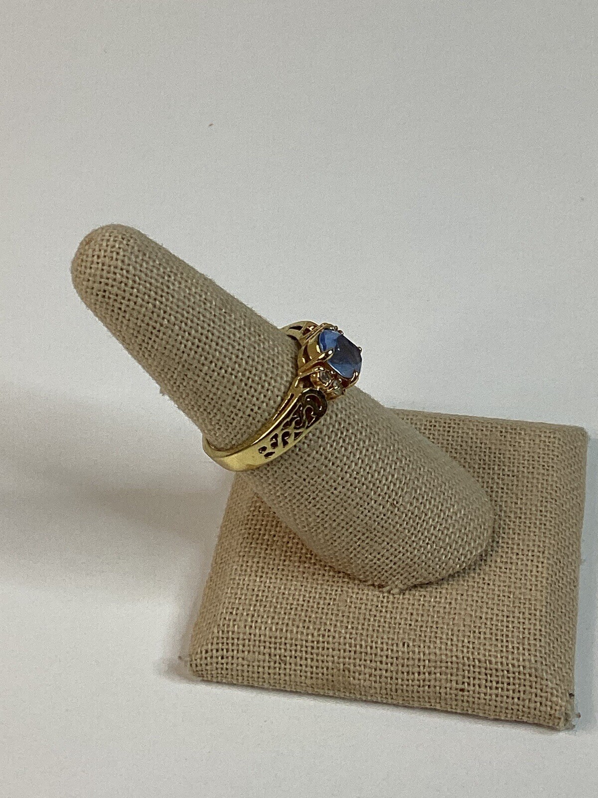 Vtg PAD Gold Tone Ring GE Light Blue 1cm Glass Stone Prong Set 8.25