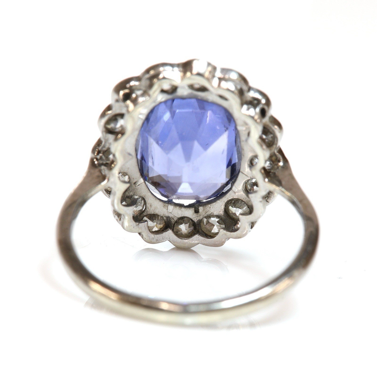 Edwardian Natural 4.60 Carat Sapphire and Old European Diamond Cluster Ring