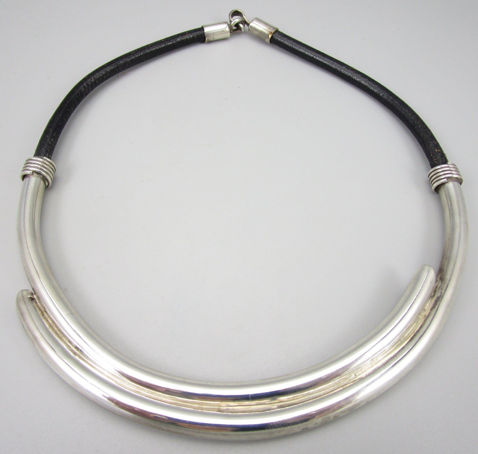UNUSUAL PEPE CERROBLANCO MEXICAN STERLING SILVER LEATHER CHOKER NECKLACE 44G