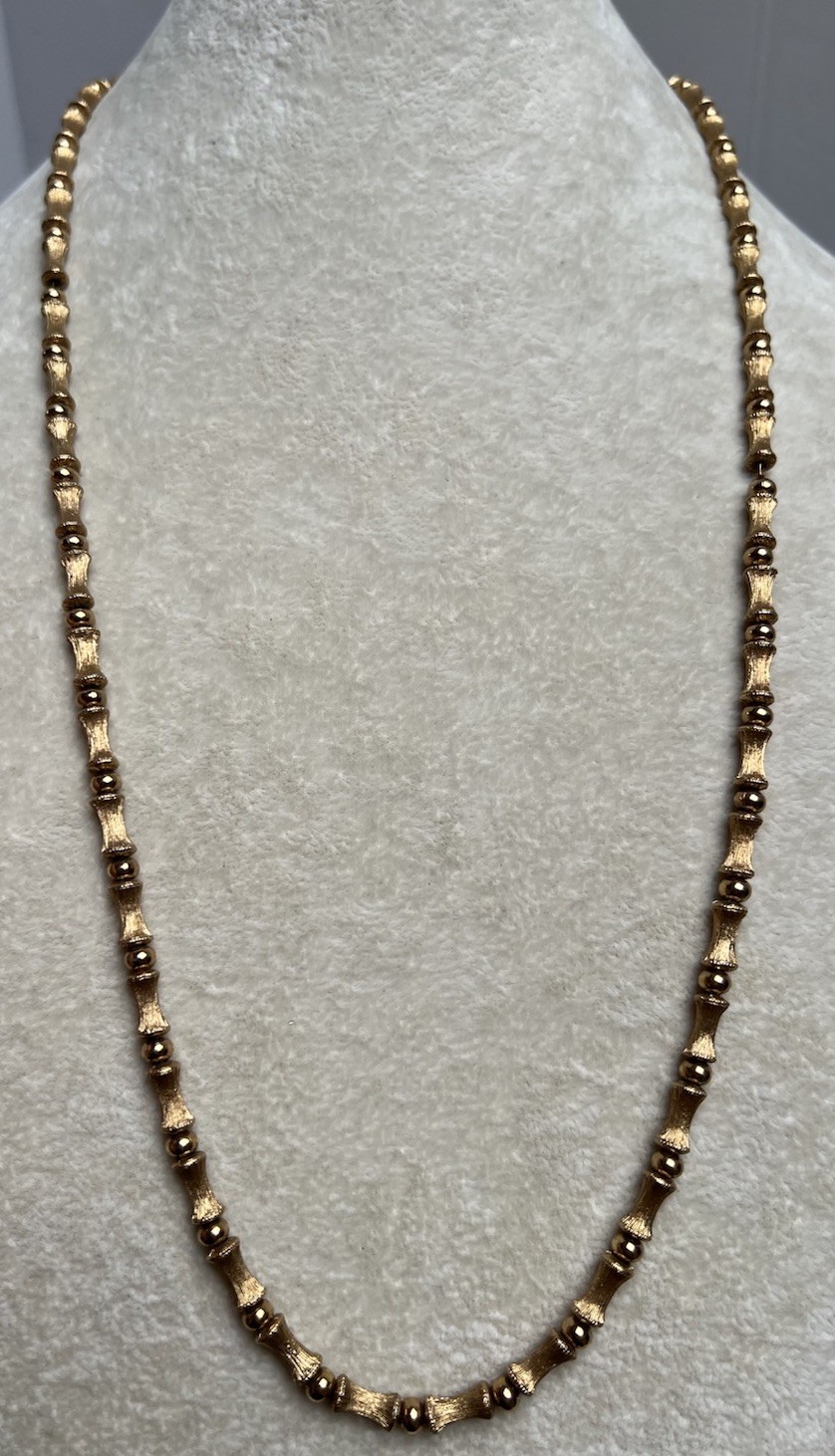 Vintage Monet Bamboo Embossed Gold Tone Necklace EUC 24”