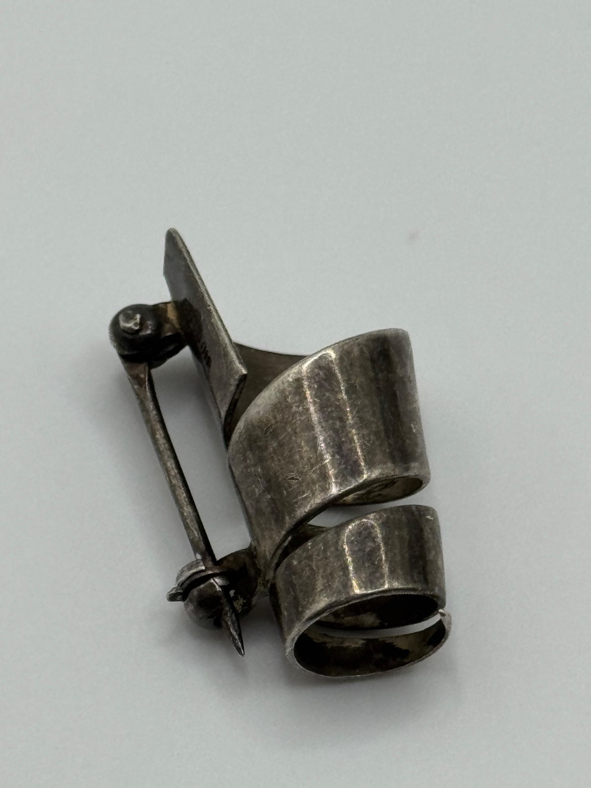 Vintage Sterling Silver Modernist Swirl Coil Spiral Ribbon Brooch Pin