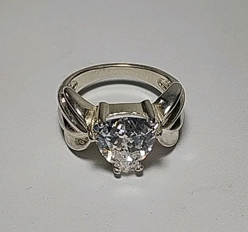 UTC High Sparkle Trillion Cubic Zirconia Sterling Silver 925 Ring Size 5 DO CZ
