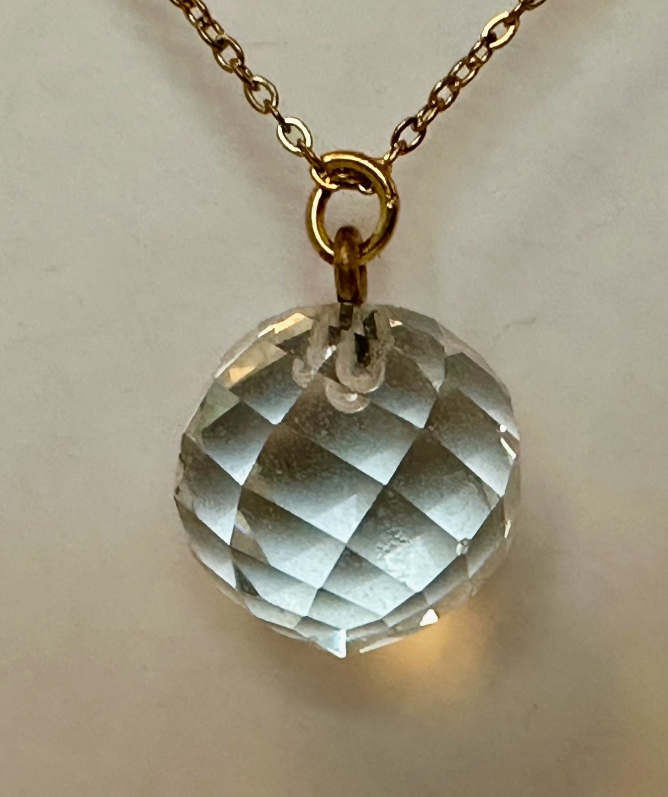 VINTAGE CLEAR FACETED GLASS PENDANT 3/4 OF 1″ NECKLACE 18″ GOLD PLATED