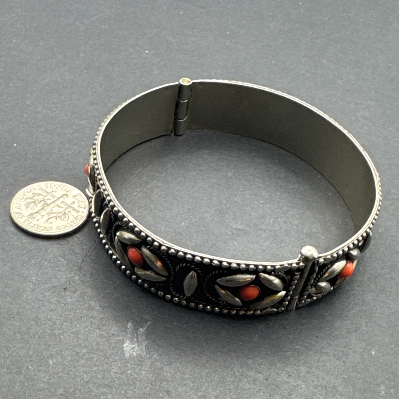 Vintage Silver Toned Hinged Bangle 2.5” Bracelet With Orange Stone 2.5” Opening