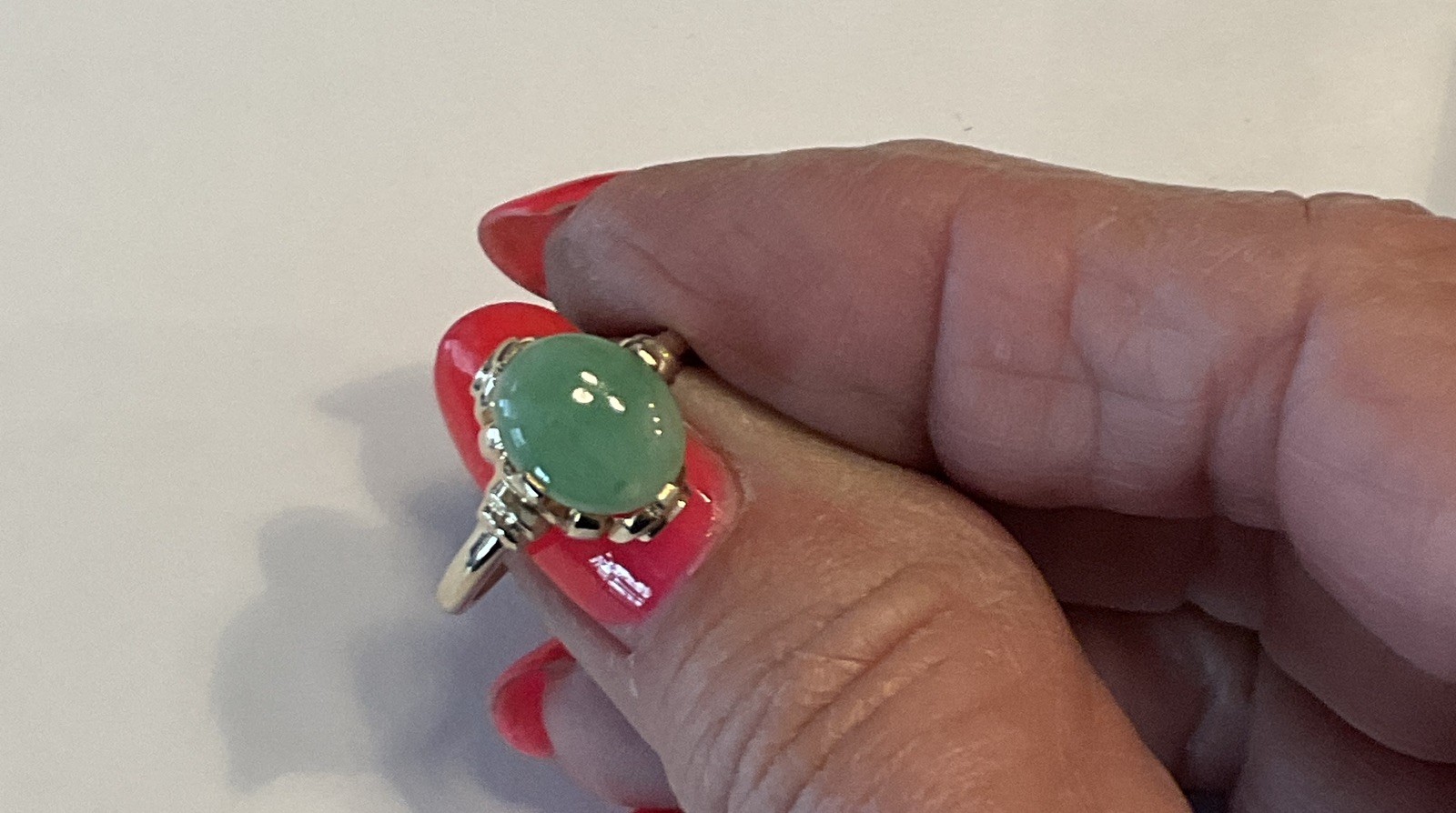 Vintage 14K Yellow Gold 9.5mm Light Green Jade Jadeite Ring 2.63 gr Size 5 1/2
